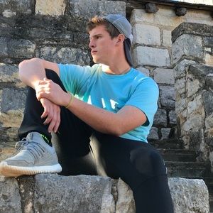 Meet your Posher, Jonathan